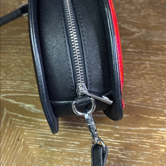 Mad Engine Vampire Red Lips & Fangs Crossbody Purse Bag Dracula Goth Punk - Picture 6 of 10